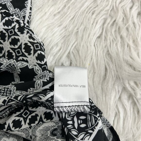 Rose + Olive Blouse Black White Geometric Short Sleeve Button Up Smocking Sz 3X - Picture 10 of 11